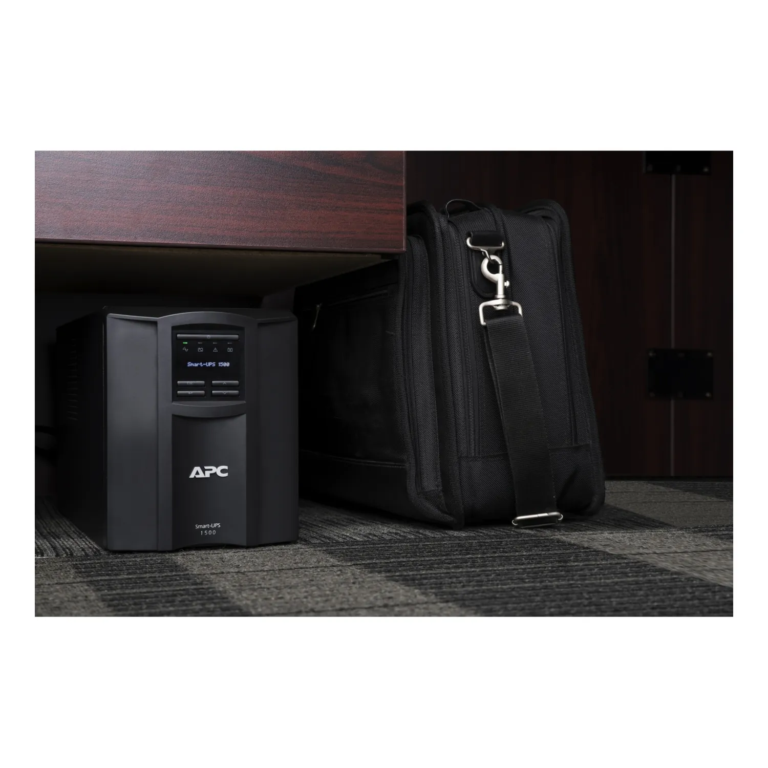 APC Smart-UPS SMC 1500VA Tour SMC1500IC_2